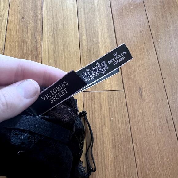 Victoria's Secret Black Lace Front Closure Racerback Bralette Size M - Picture 4 of 4